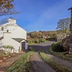 Yew Casa de Férias *