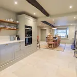 Yew Casa de Férias *