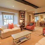 Casa de Férias Yew *